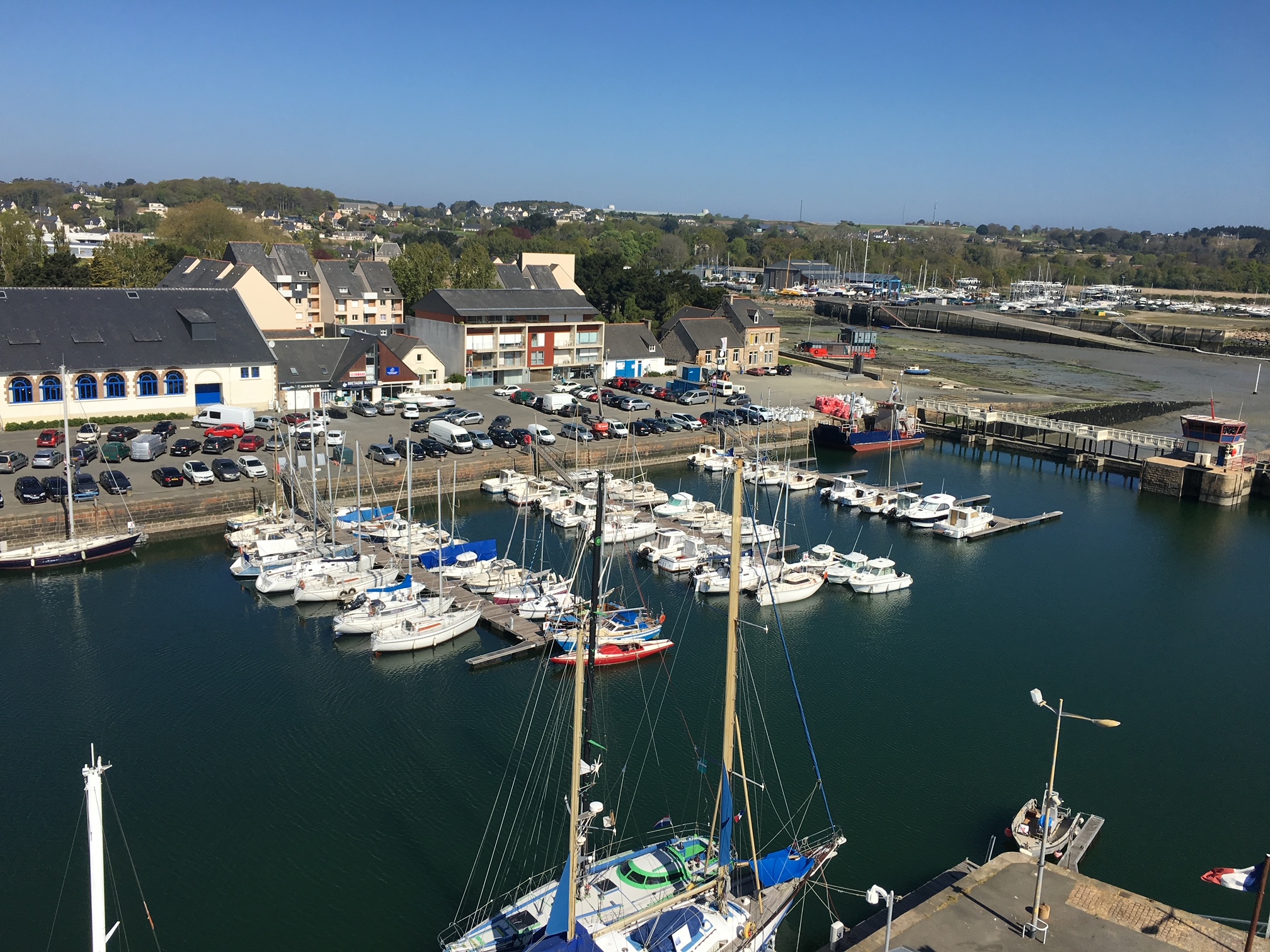 location studio plein centre sur le port de Paimpol en Bretagne